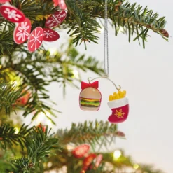 Hallmark Mini A Perfect Pairing Ornaments, Set Of 2 -Outlet Gift Echoes Store Burger and Fries Keepsake Ornaments 1499QXM9207 02